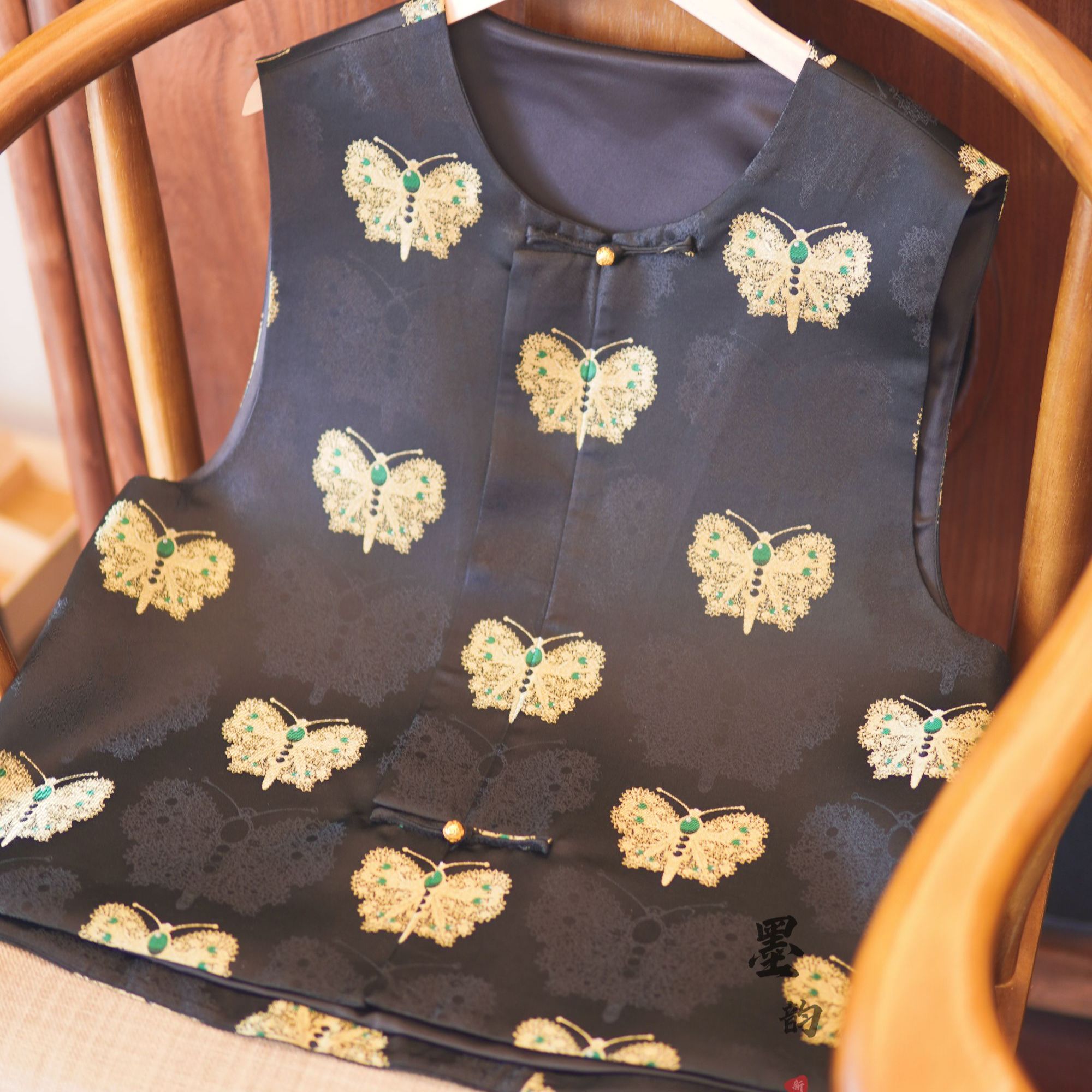 黑金蝴蝶绿宝石桑蚕丝新中式马甲盖襟圆领气质百搭