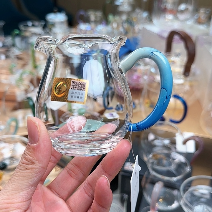 禾器华蕊公道杯青，，，