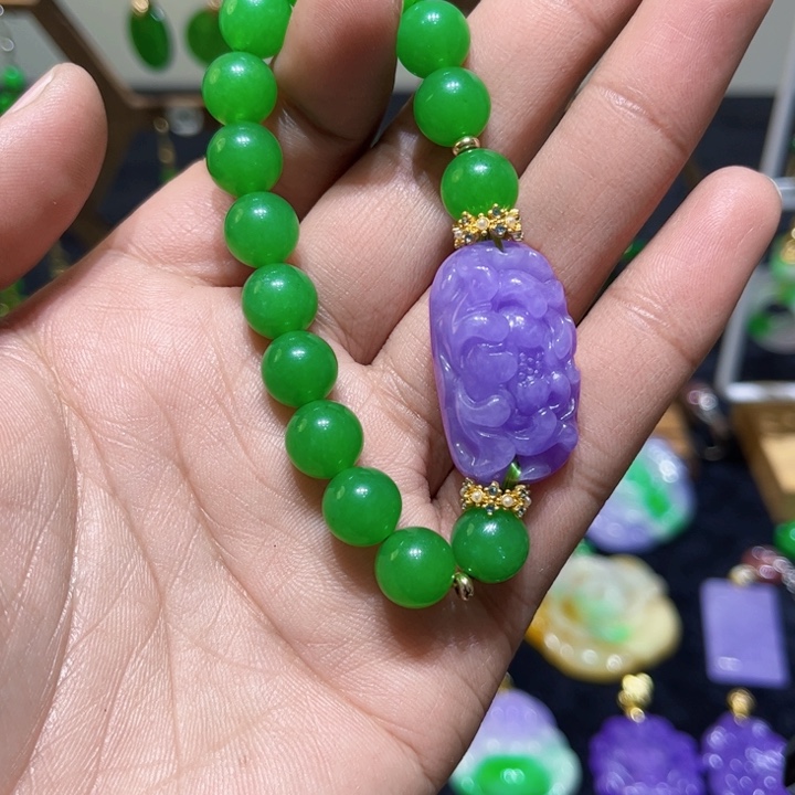 翡翠颈饰未镶嵌手链