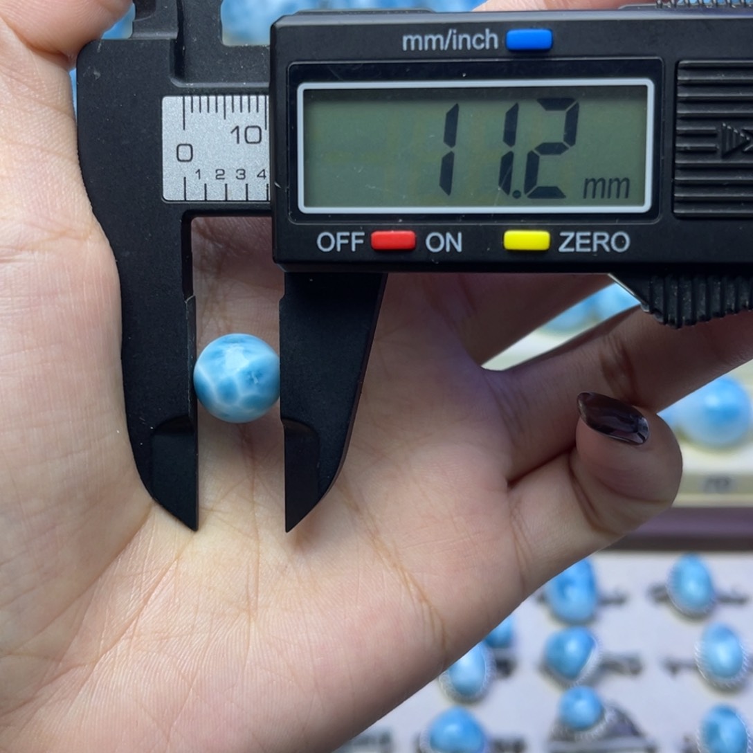 未镶嵌针钠钙石（海纹石）珠宝半成品