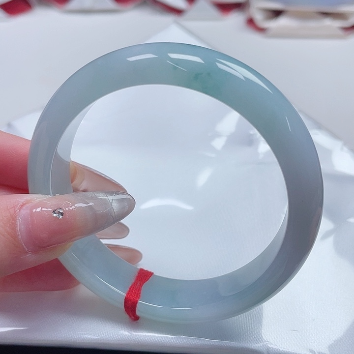 翡翠手镯未镶嵌缅甸