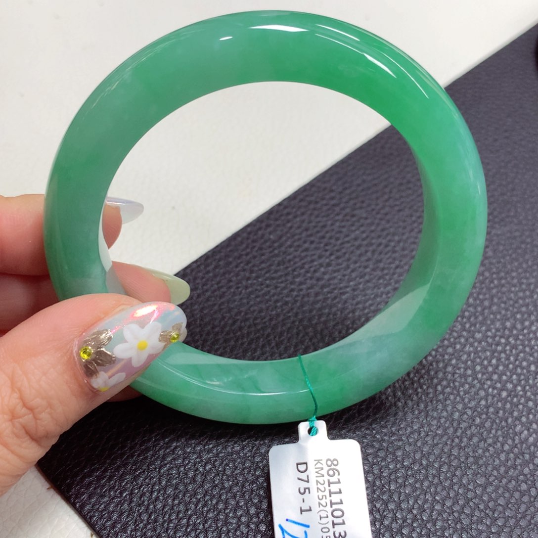 翡翠手镯未镶嵌小*缅甸