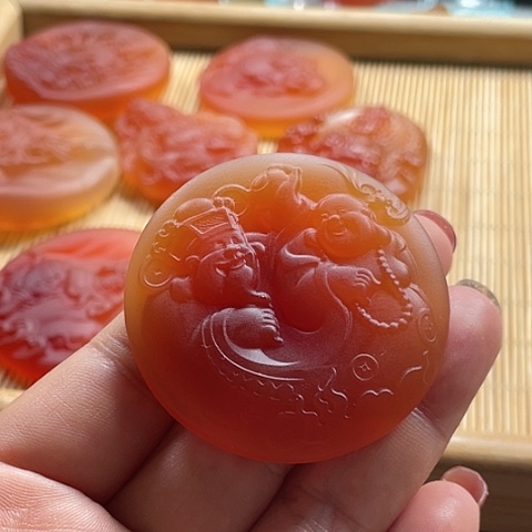 未镶嵌颈饰玛瑙/玉髓火*人