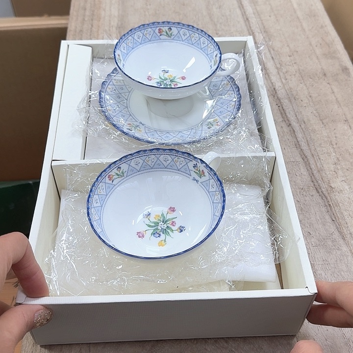 瓷片噗哈哈哈哈哈哈哈哈哈我