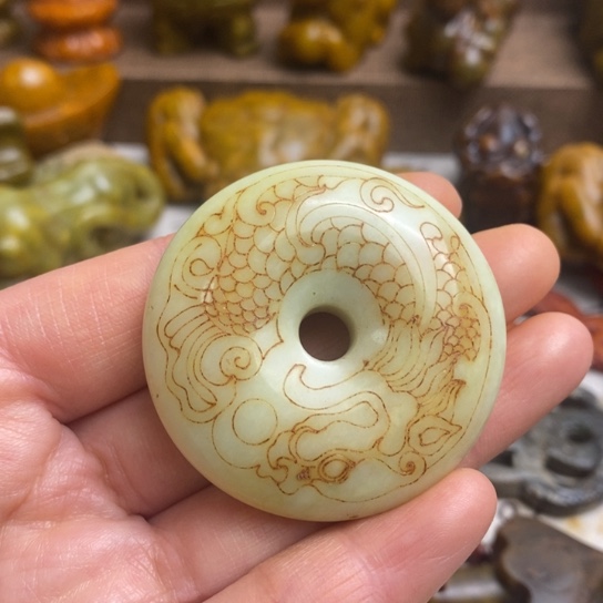 蛇纹石玉未镶嵌颈饰95