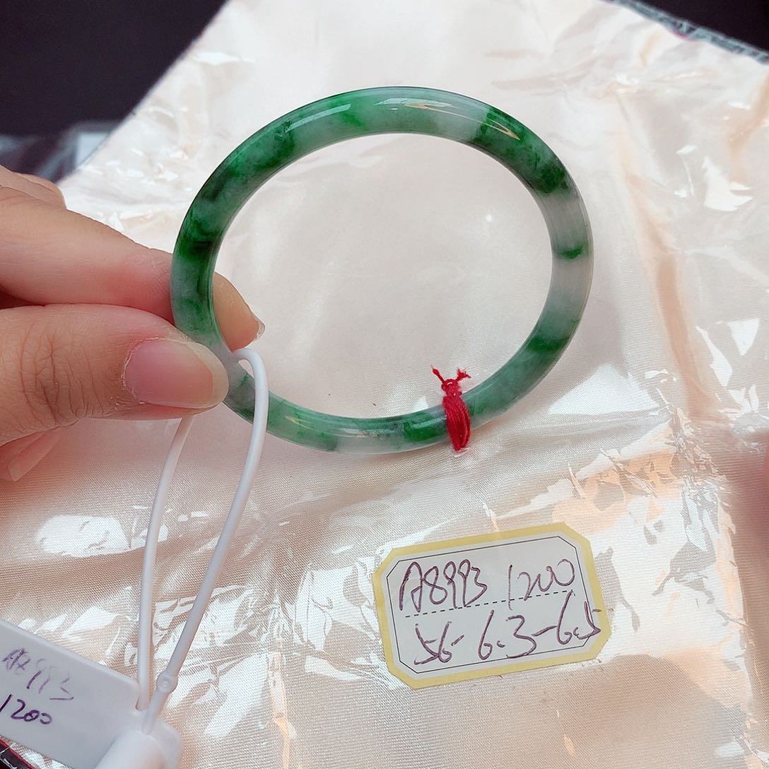 翡翠未镶嵌手镯缅甸翡翠