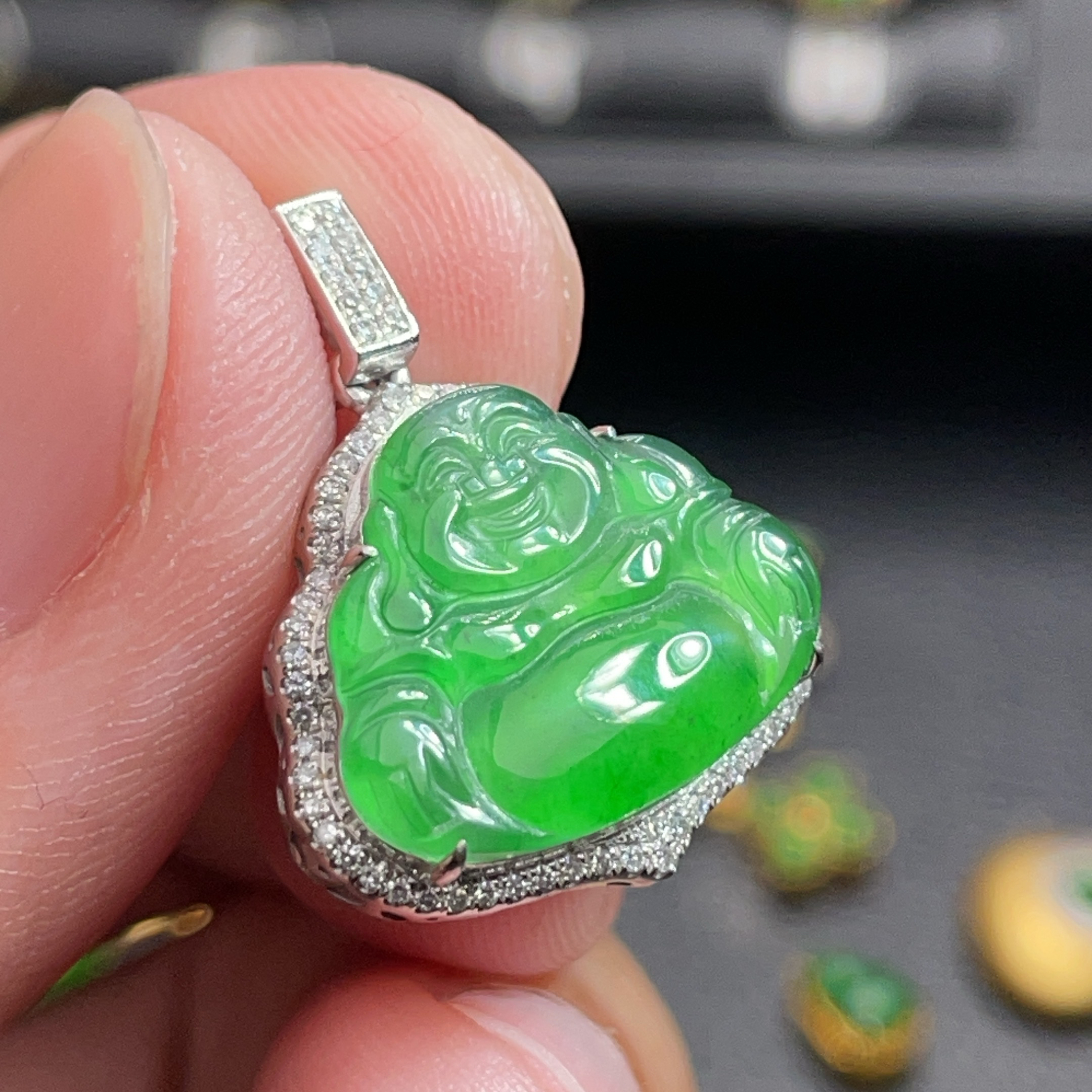 18K金天然翡翠A货-3180佛公满绿吊坠K白镶嵌钻石挂件珠宝玉石阳绿