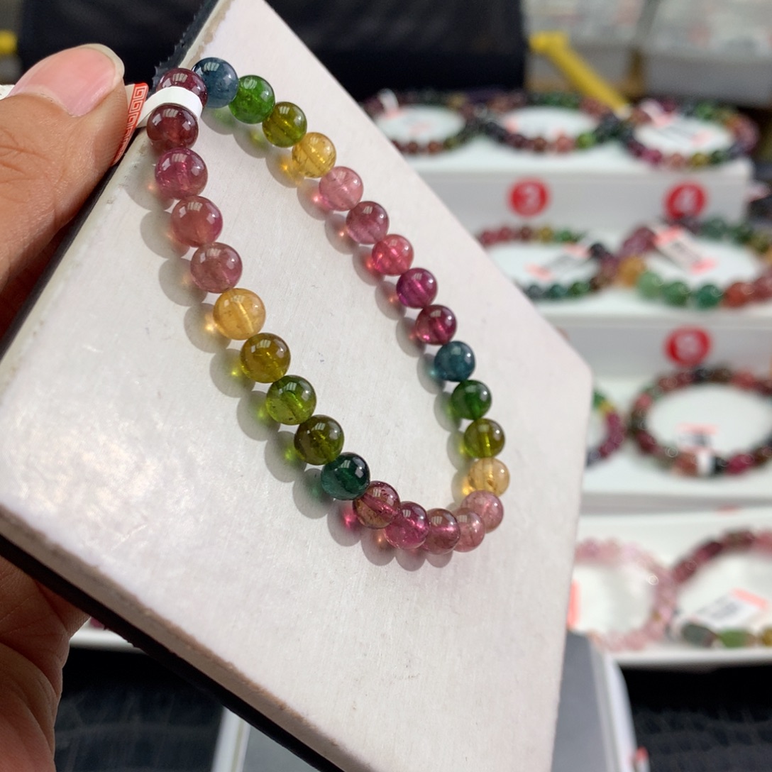 手链碧玺未镶嵌    6.5mm。   