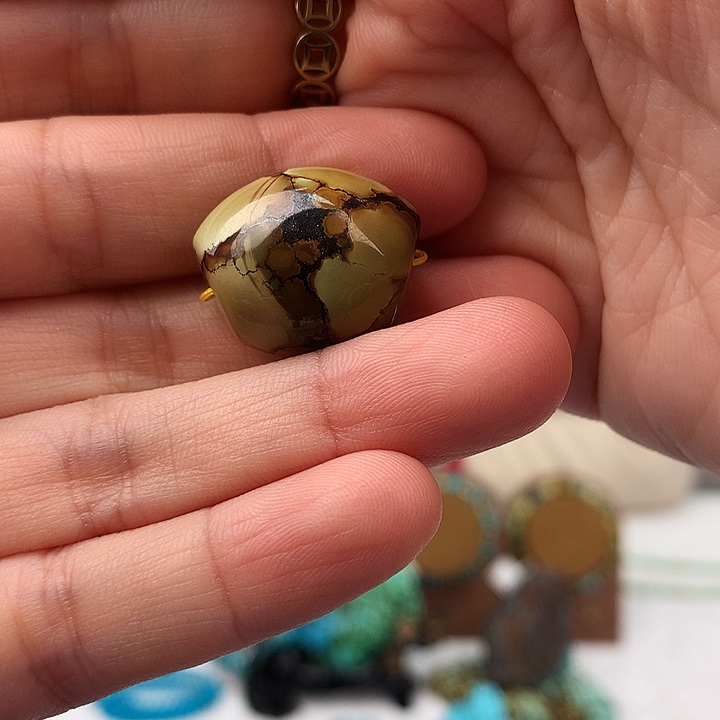 绿松石未镶嵌原矿