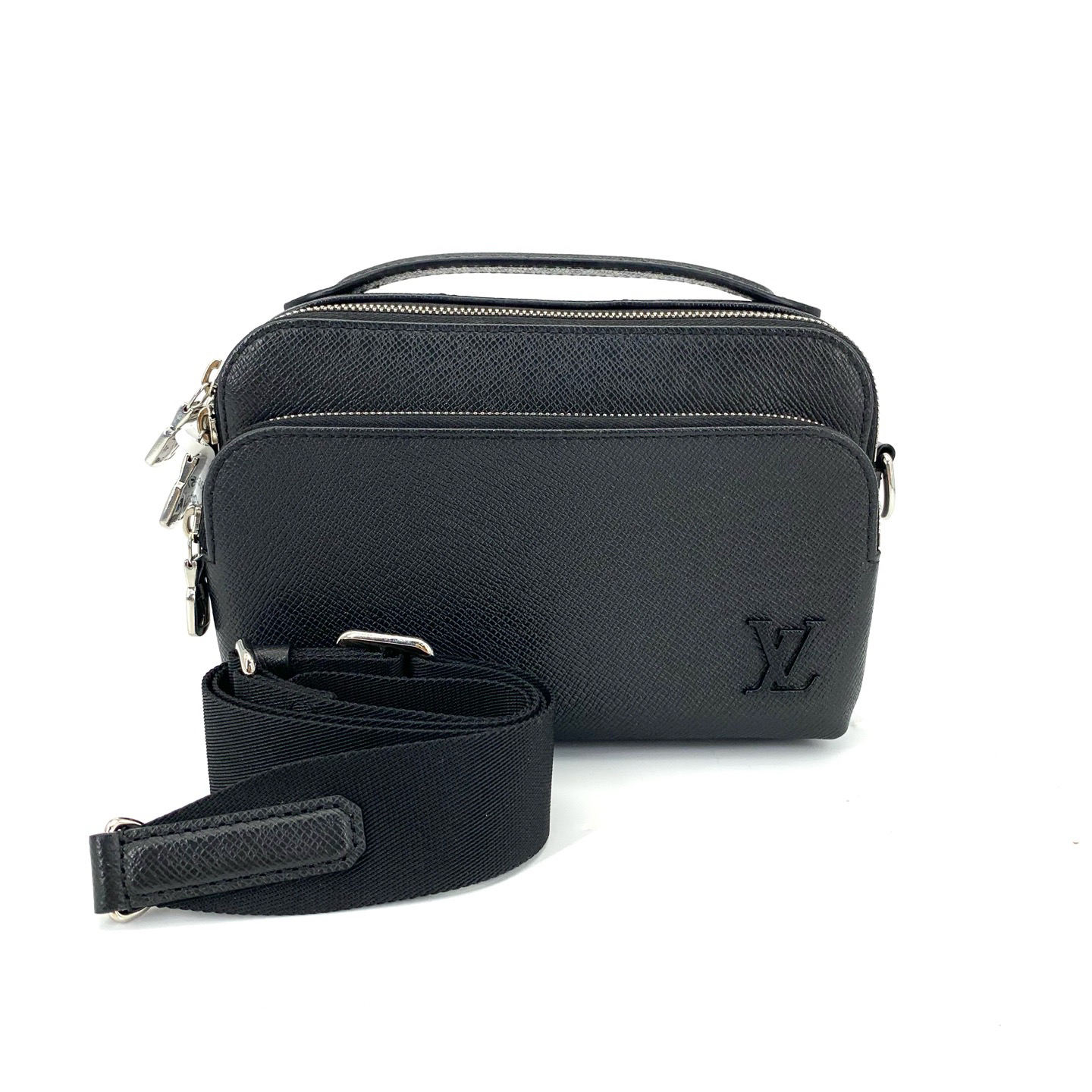 99新 LouisVuitton/路易威登 经典时尚黑色全皮斜挎包  尺寸23/16