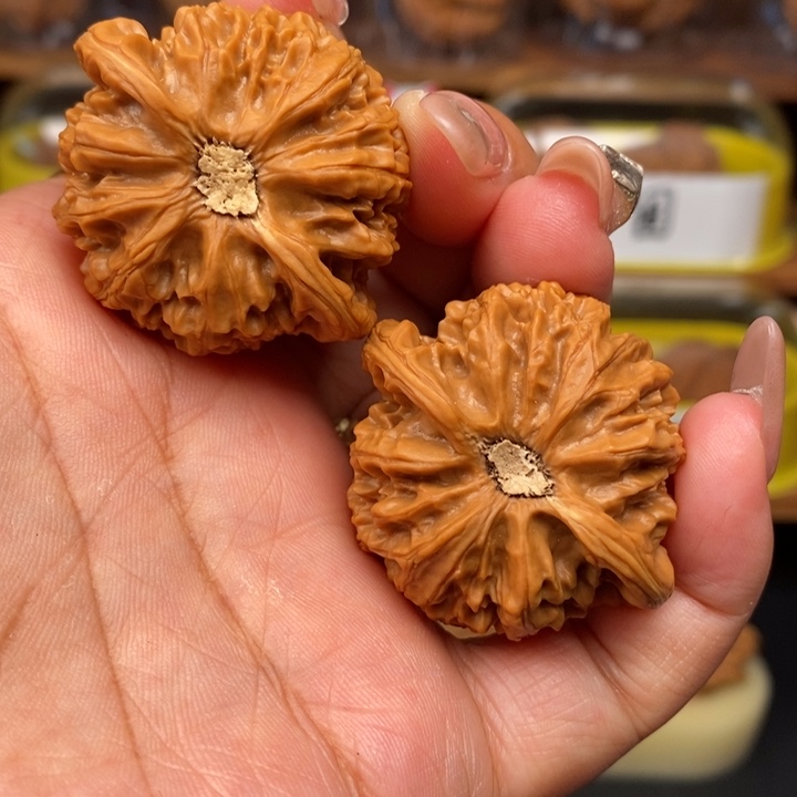 文玩核桃吊坠㎜*㎜40全品宫灯