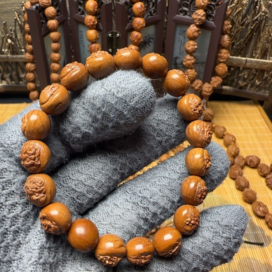 精工雕刻龙纹桃核浮雕十八罗汉一物一图