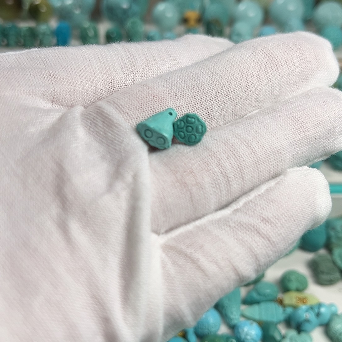 绿松石未镶嵌珠宝奇石