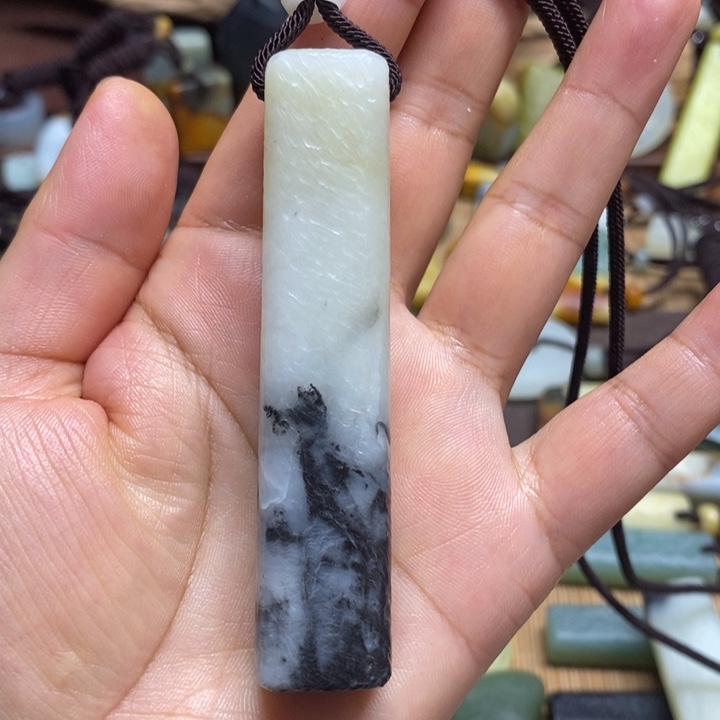 蛇纹石玉挂件未镶嵌铁**大