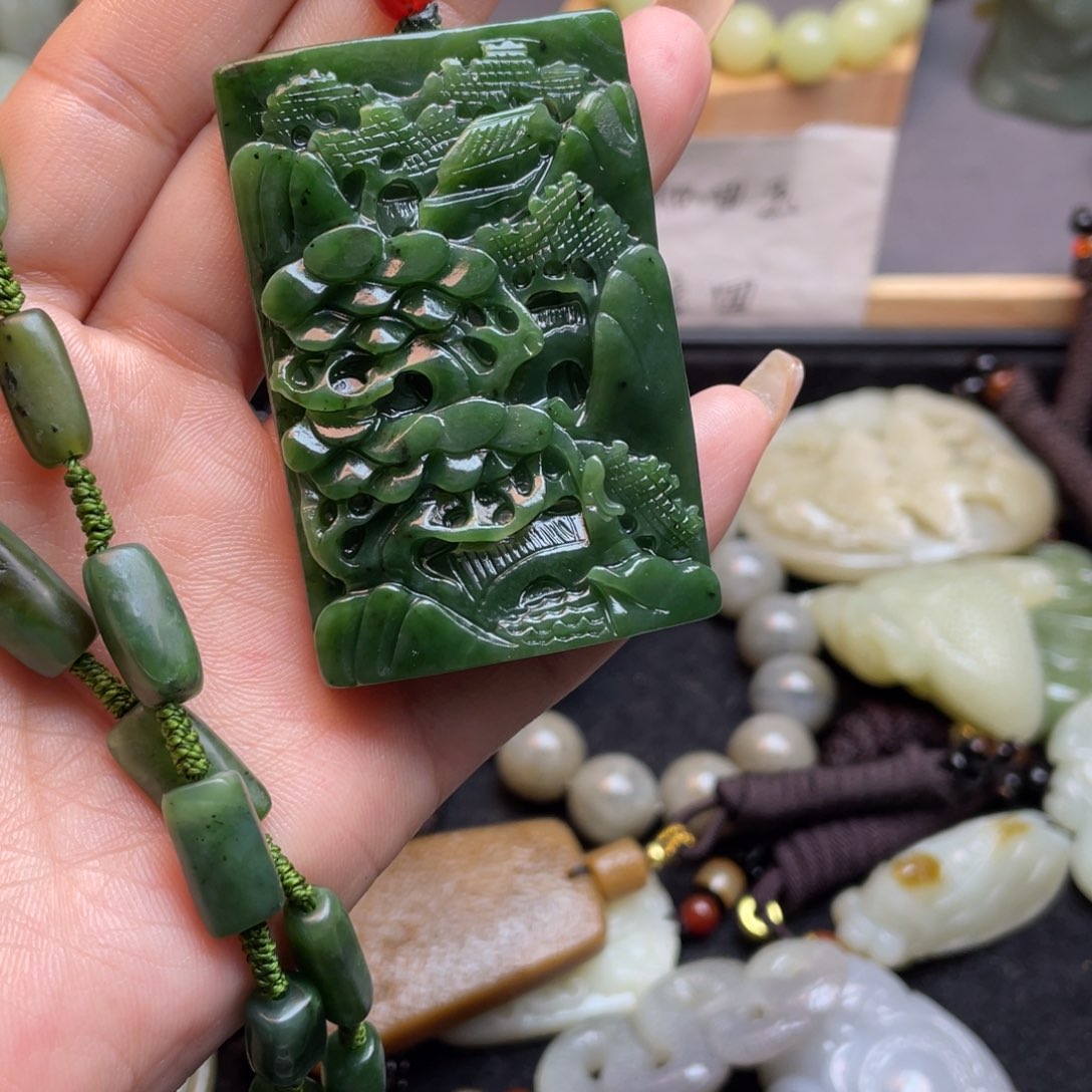 和田玉颈饰未镶嵌