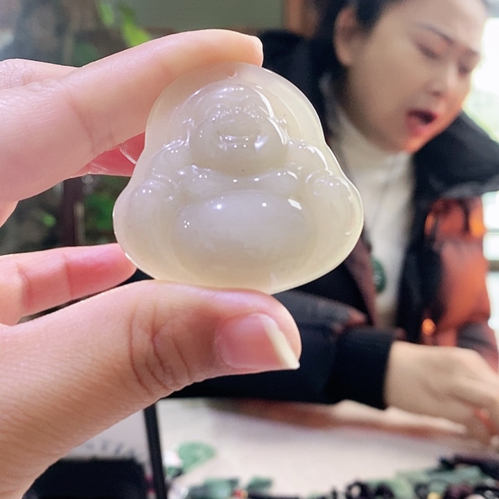 密玉（石英质玉）颈饰未镶嵌