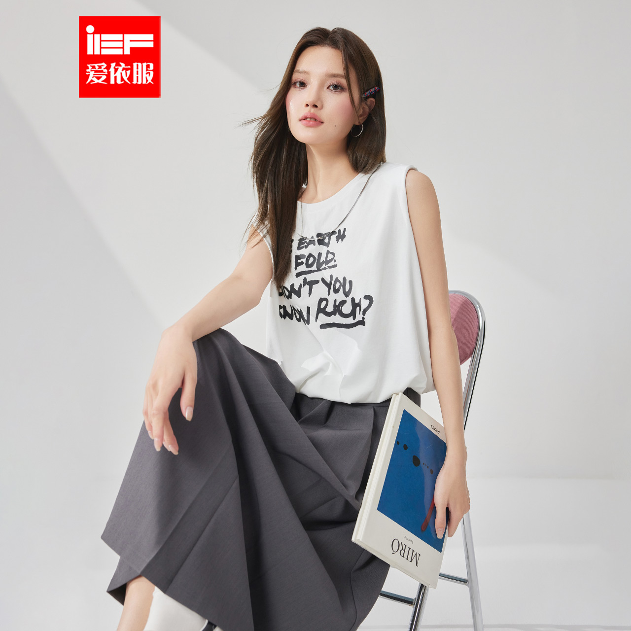 IEF/爱依服2025夏季新款美式时尚字母印花休闲风通勤百搭背心上衣