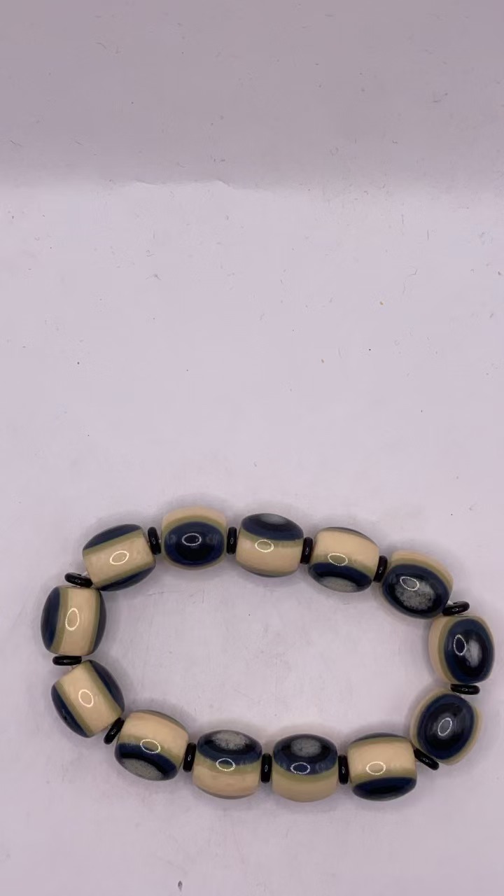 YY28【恒利】精美时尚大气搭配手串（多样性发其一）