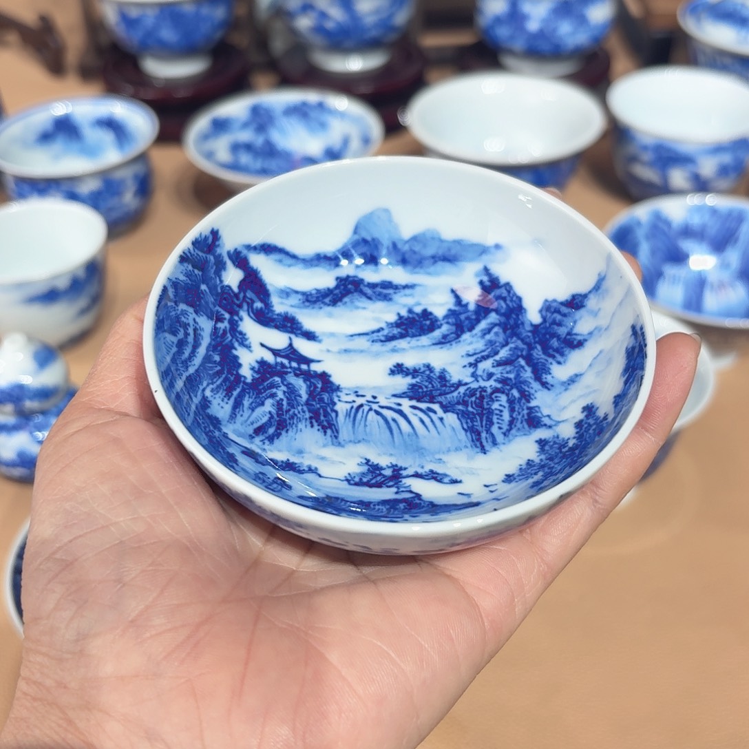 景德镇纯手绘普洱杯瑕