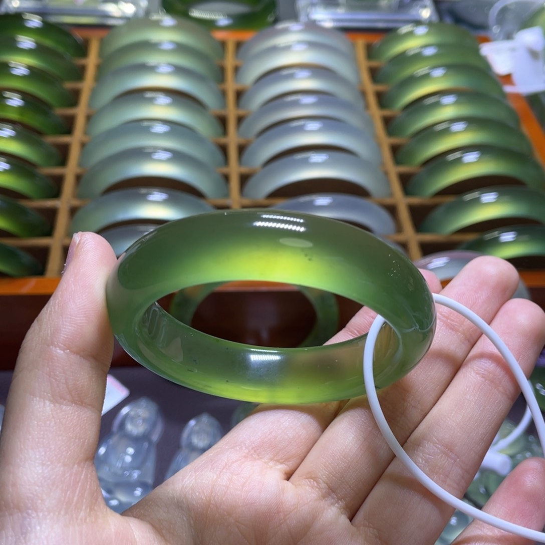 蛇纹石玉手镯未镶嵌53