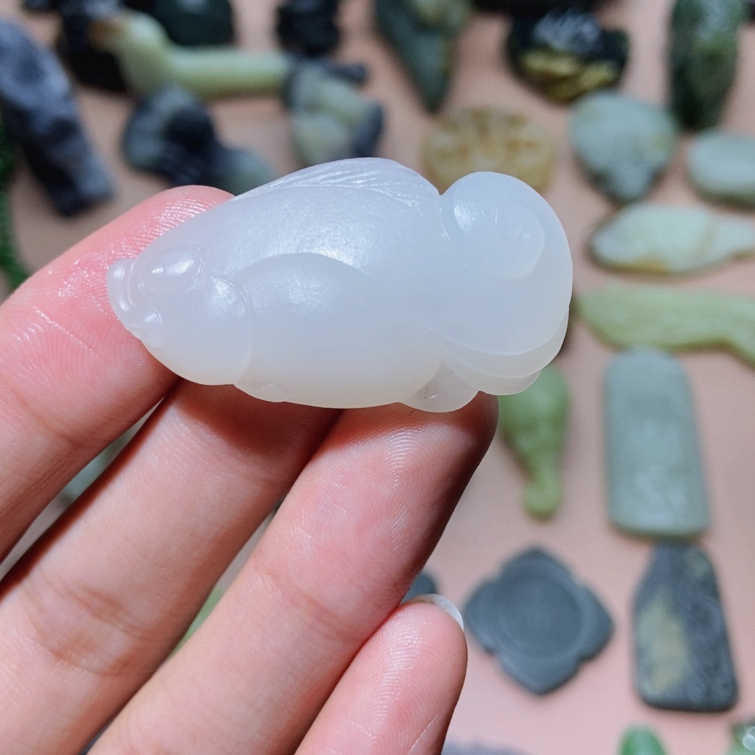 和田玉颈饰未镶嵌定制