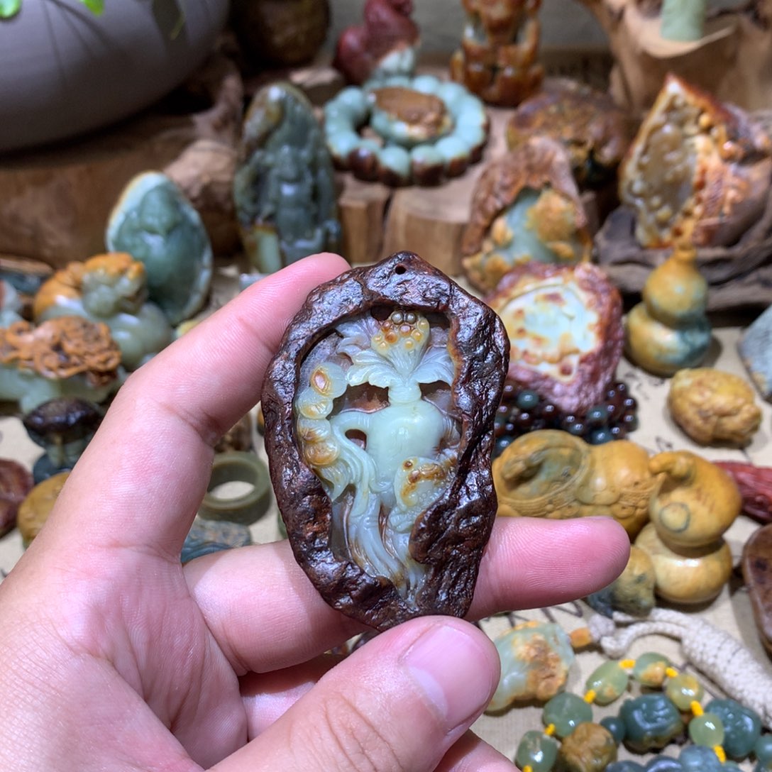 岫岩河磨玉（透闪石质玉）挂件未镶嵌冰**莉