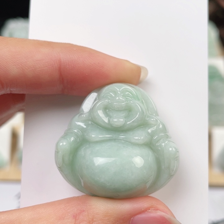 翡翠颈饰未镶嵌佛公