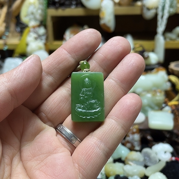 南***战和田玉未镶嵌颈饰