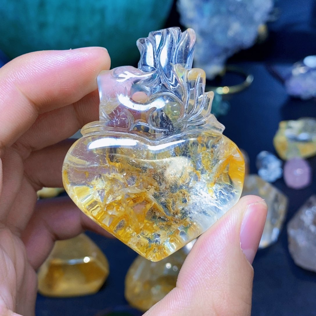 水晶天然黄礁花水晶九尾狐未镶嵌