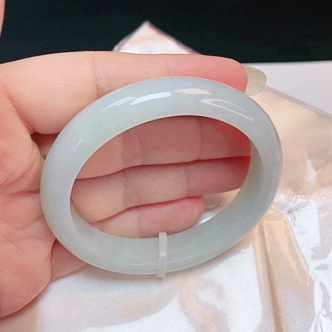 【闪购商品】翡翠手镯未镶嵌贵妃54.5