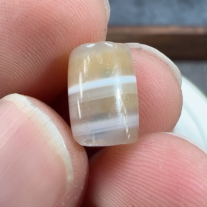 玛瑙/玉髓未镶嵌珠宝半成品X41.  10.8-7.5带沁