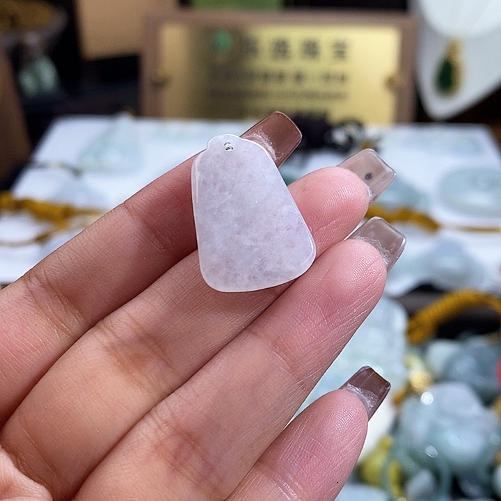 翡翠未镶嵌颈饰4730