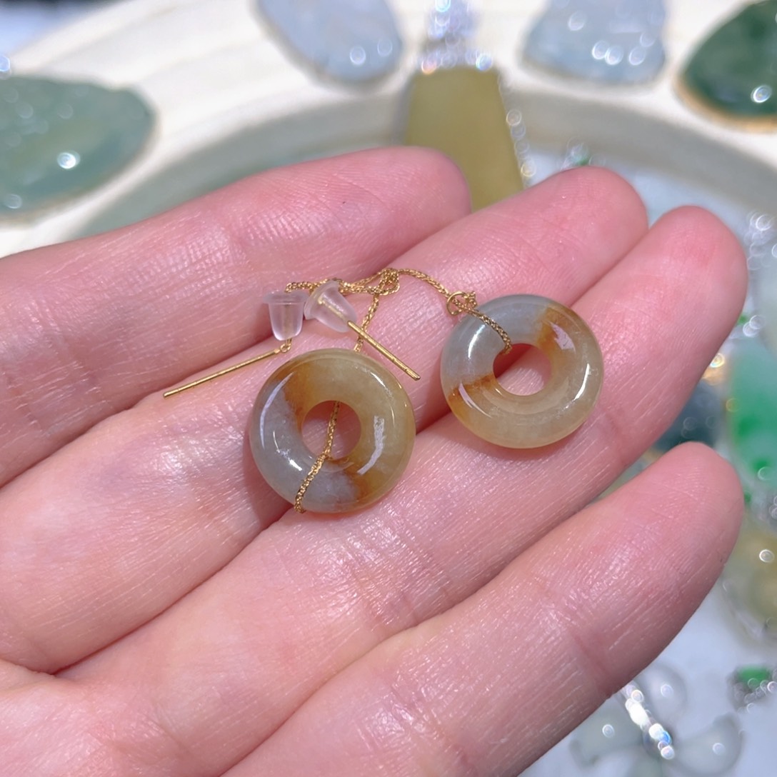 翡翠颈饰18K金镶嵌翡翠