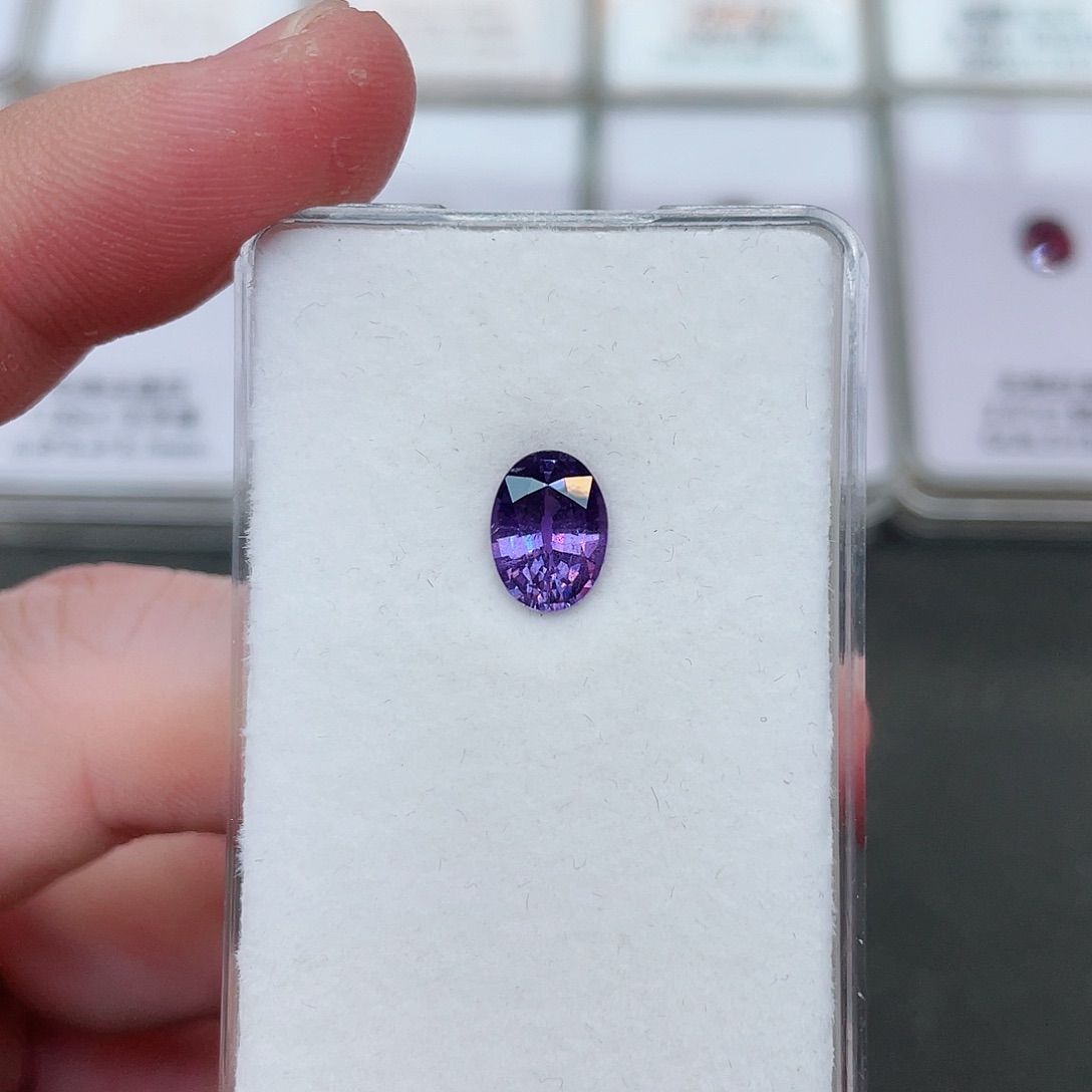 蓝宝石裸石未镶嵌2.12克拉无烧紫蓝宝AIGS证书