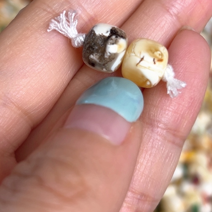 未镶嵌蜜蜡裸石9mm一对