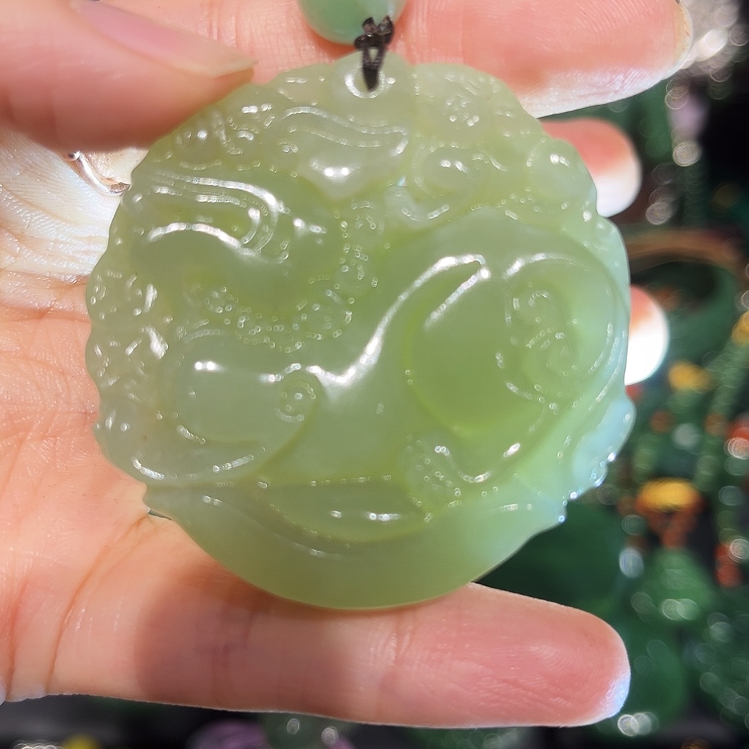 颈饰未镶嵌和田玉（糖玉）