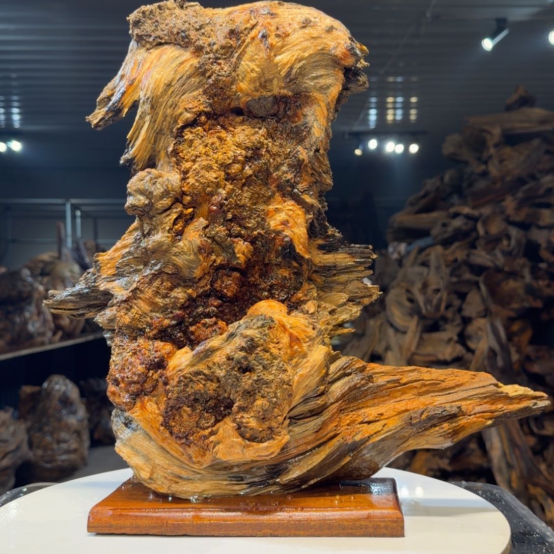 三***手木王一刀琥珀木摆件95
