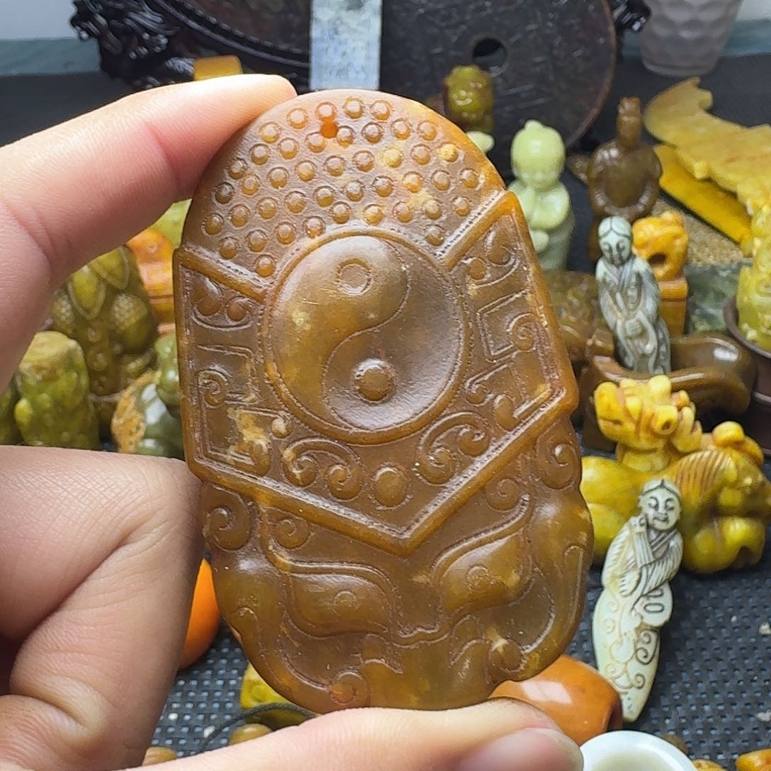 白玉菩提吊坠。。。