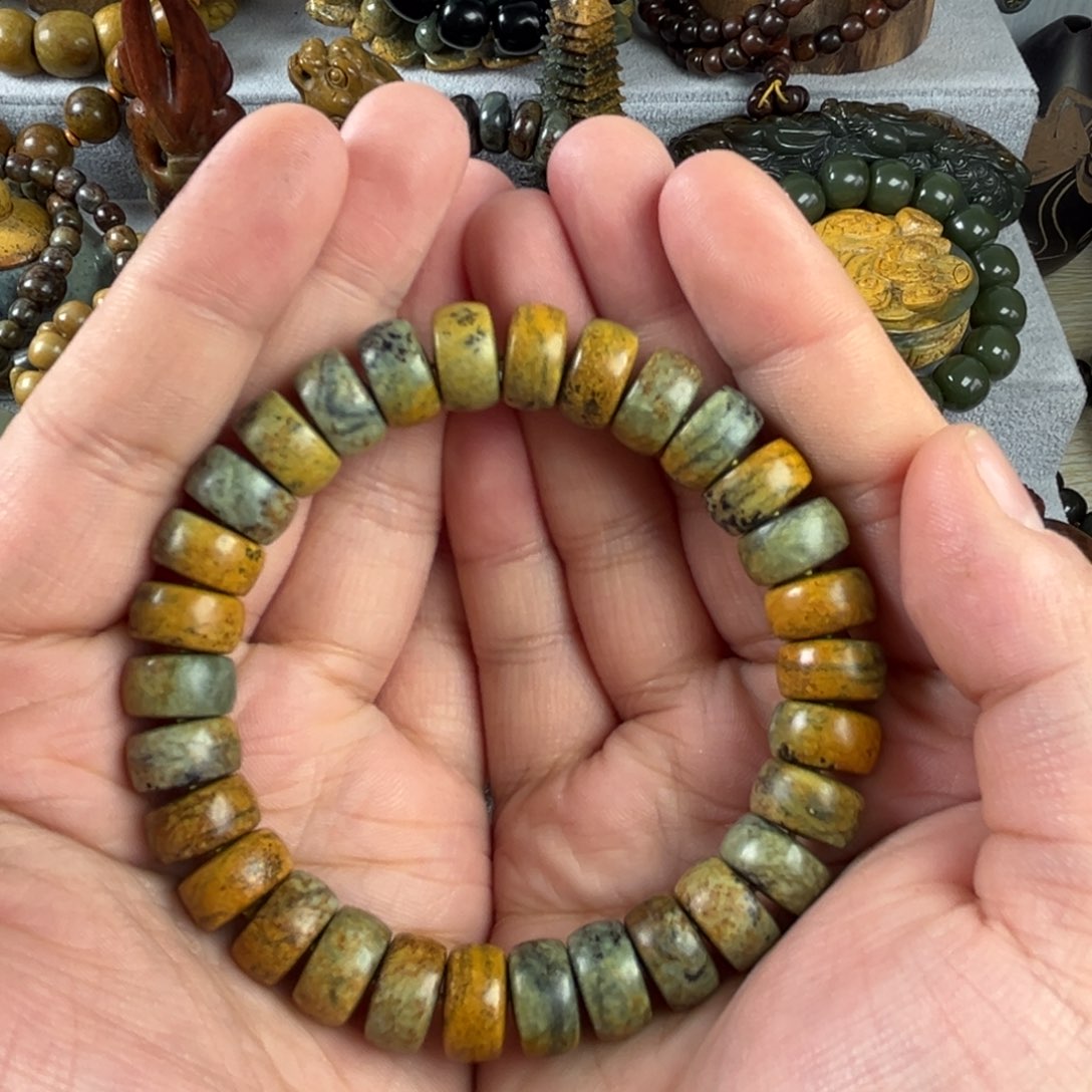 岫岩河磨玉（透闪石质玉）手串未镶嵌腹***者