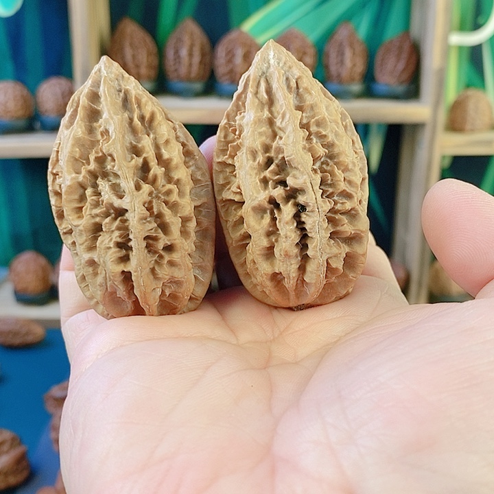 文玩核桃吊坠龙鳞39肚