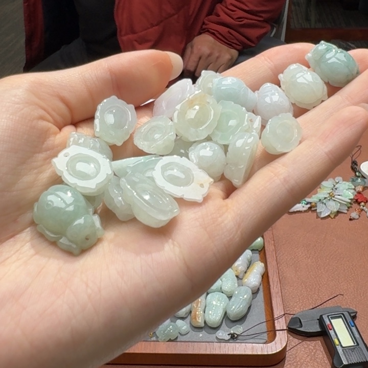 未镶嵌挂件翡翠福利1个，不包邮，拍一单邮费发货