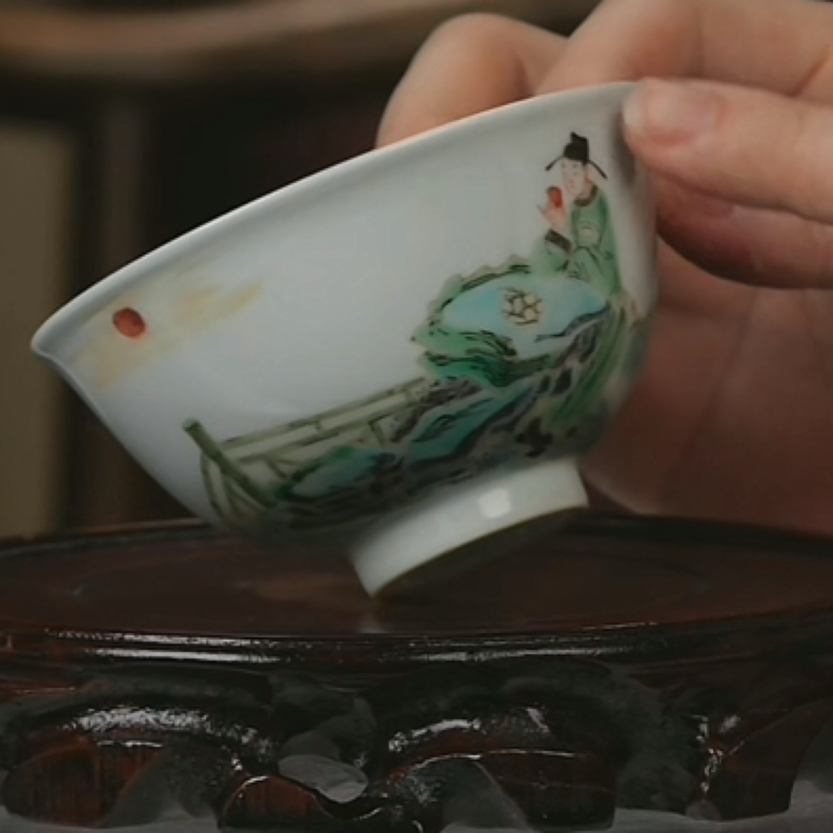 M五彩高仕人物故事纹杯