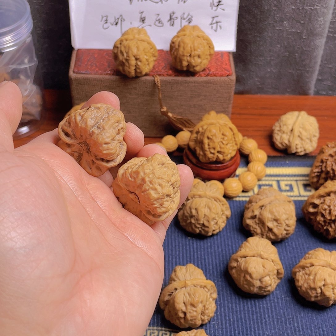 文玩核桃吊坠A***周蛤蟆头