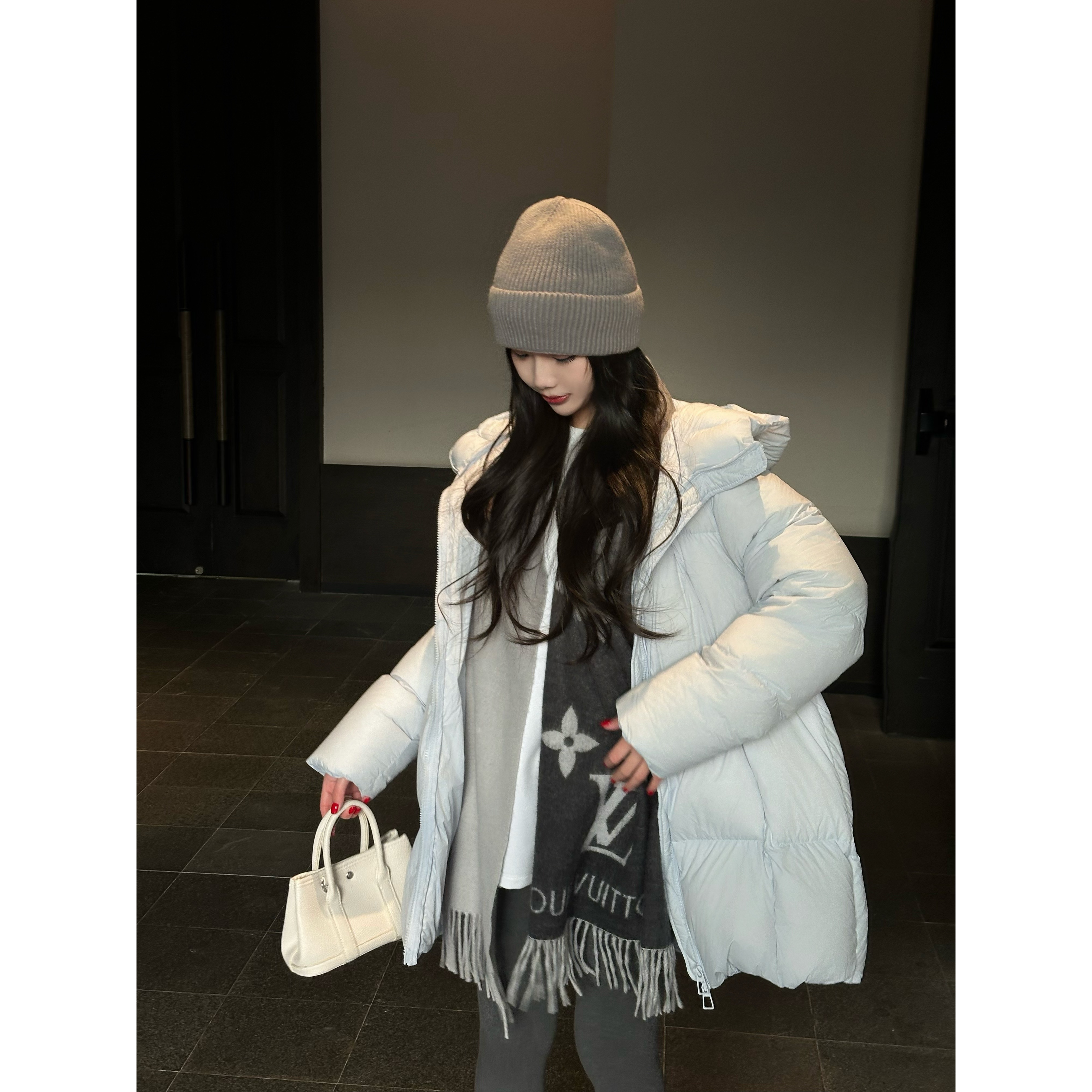 金佳佳【七星羽绒】90%白鸭绒高克重立领连帽设计感羽绒服