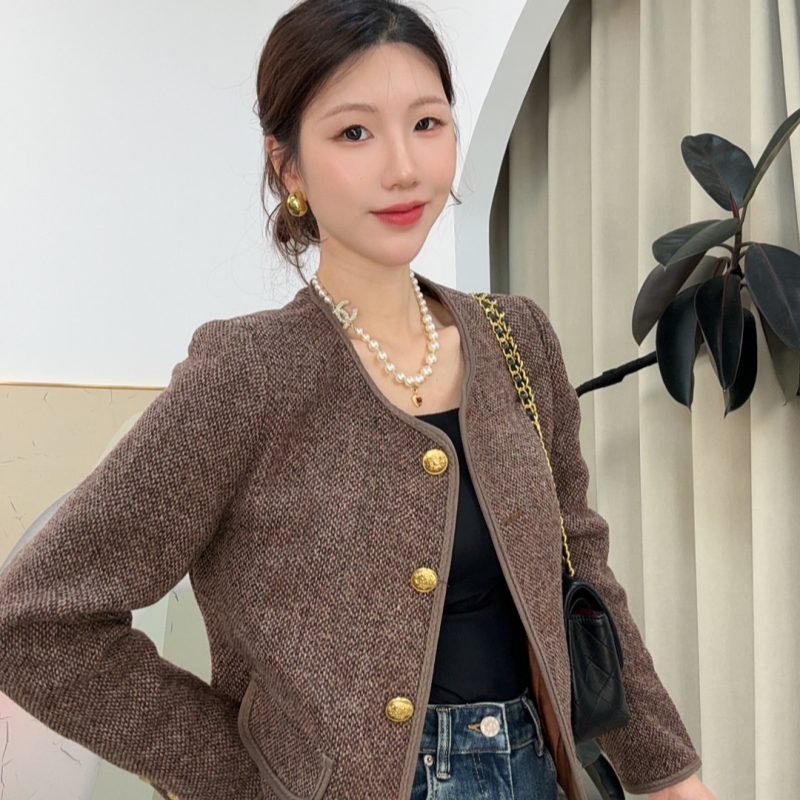 大妮儿家2025秋冬季新款简约高级感小香风时尚短外套女24075咖色