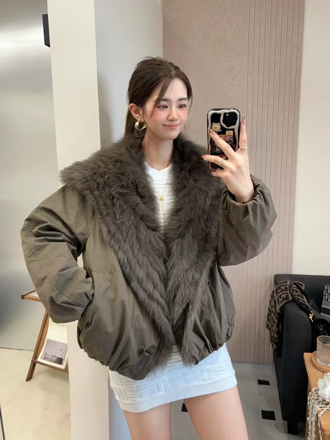 【果果绿绿】2025秋冬新款狐狸毛皮草超大海军领鹅绒内胆短款派克