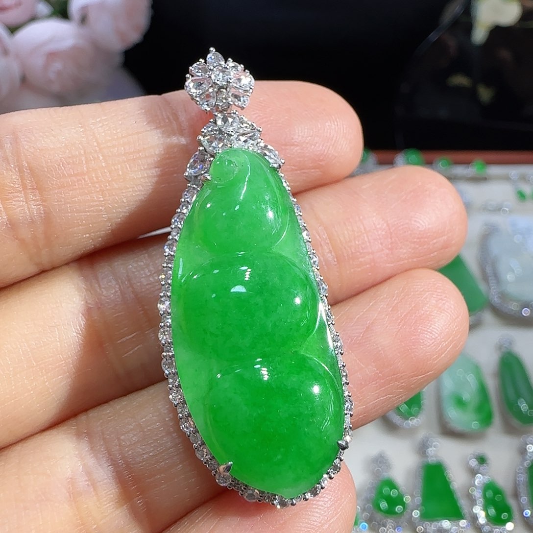 翡翠吊坠(不含链)18K金镶嵌