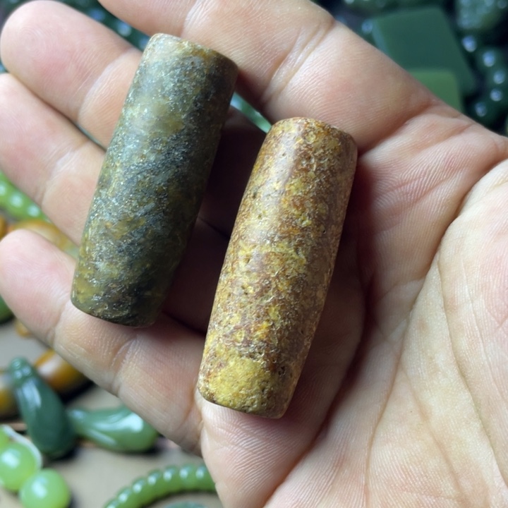 未镶嵌岫岩老玉（透闪石质玉）挂件