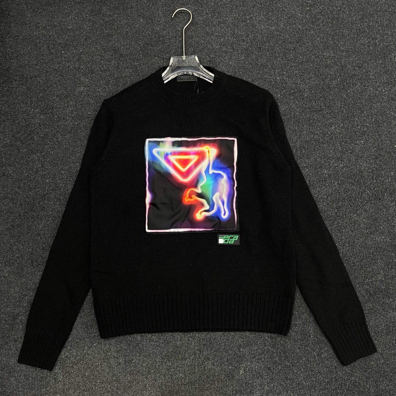 99新 Prada/普拉达 胸前大印花logo圆领毛衣/尺码50