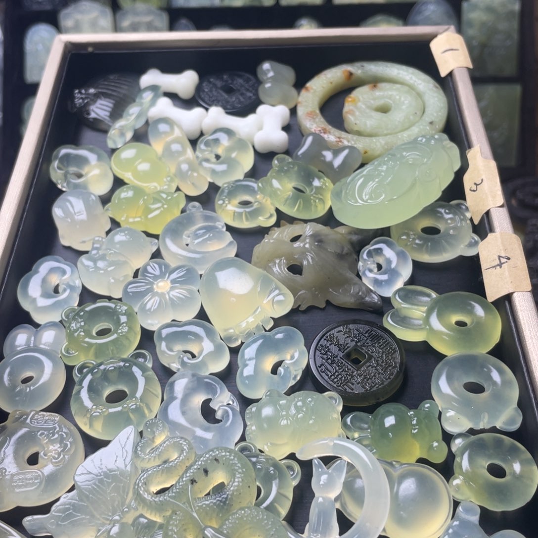 蛇纹石玉颈饰未镶嵌任选一个